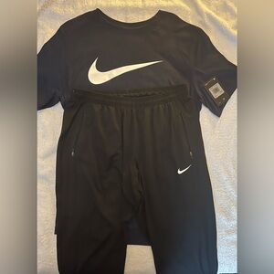 Nike Black Large Sweatpants & FREE Blue Nike T-Shirt Large New With Tags